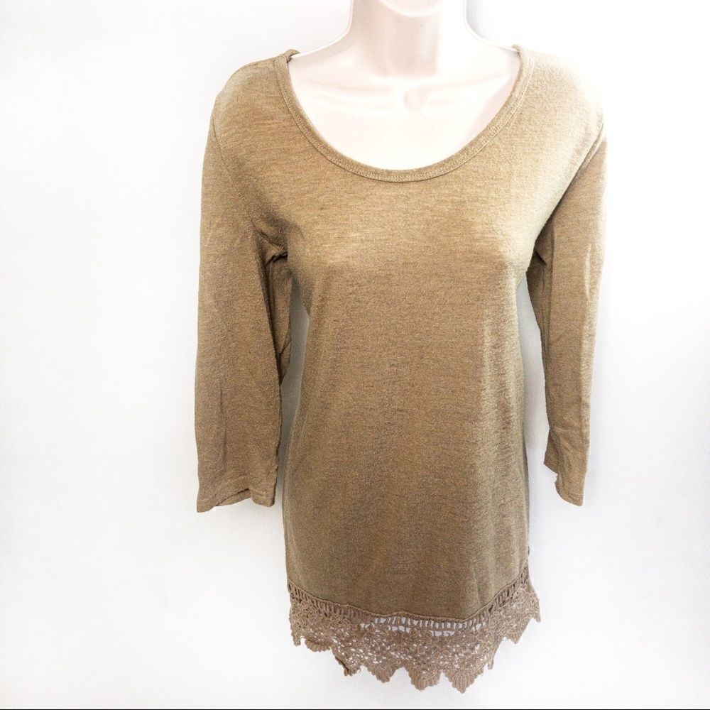 Comfy Beige Top with Lace Hem Sz L